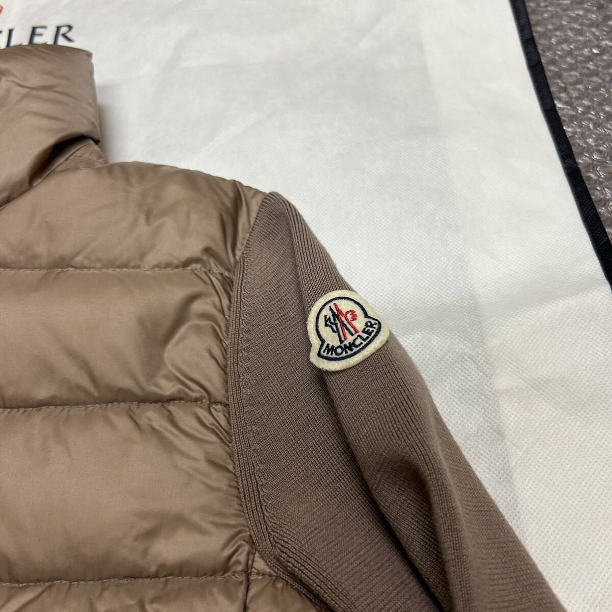極美品】【レア】MONCLER モンクレール ダウンジャケット ニット 極美品】【レア】MONCLER モンクレール ダウンジャケット ニット