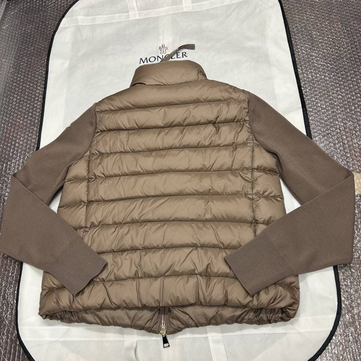 極美品】【レア】MONCLER モンクレール ダウンジャケット ニット 極美品】【レア】MONCLER モンクレール ダウンジャケット ニット