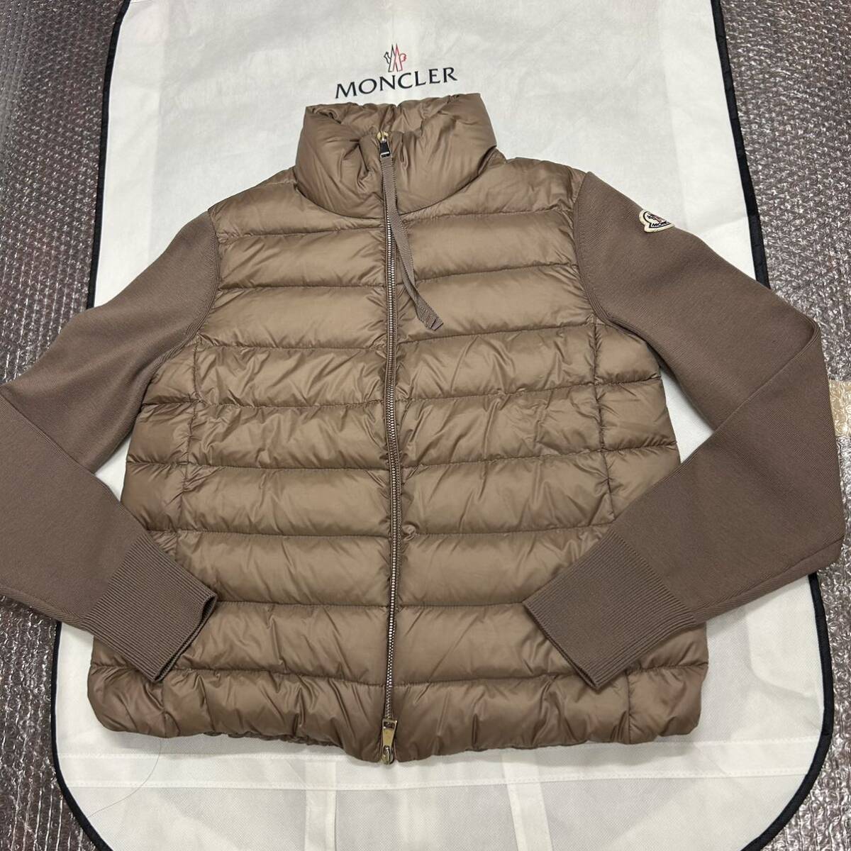 極美品】【レア】MONCLER モンクレール ダウンジャケット ニット 極美品】【レア】MONCLER モンクレール ダウンジャケット ニット