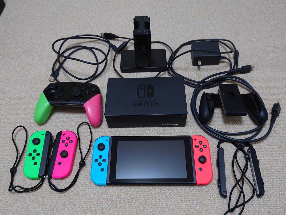 Nintendo Switch 本体+コントローラー 充電スタンド等 4点 Nintendo Switch 本体+コントローラー 充電スタンド等 4点