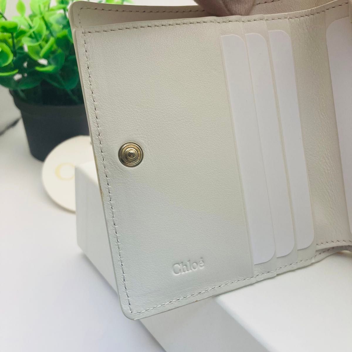 訳あり特価【新品】CHLOE クロエ センス 二つ折り財布 ホワイト 訳あり特価【新品】CHLOE クロエ センス 二つ折り財布 ホワイト