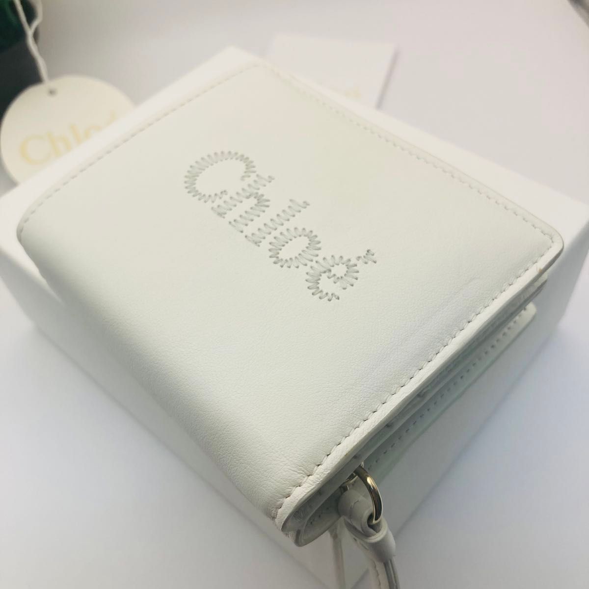 訳あり特価【新品】CHLOE クロエ センス 二つ折り財布 ホワイト 訳あり特価【新品】CHLOE クロエ センス 二つ折り財布 ホワイト