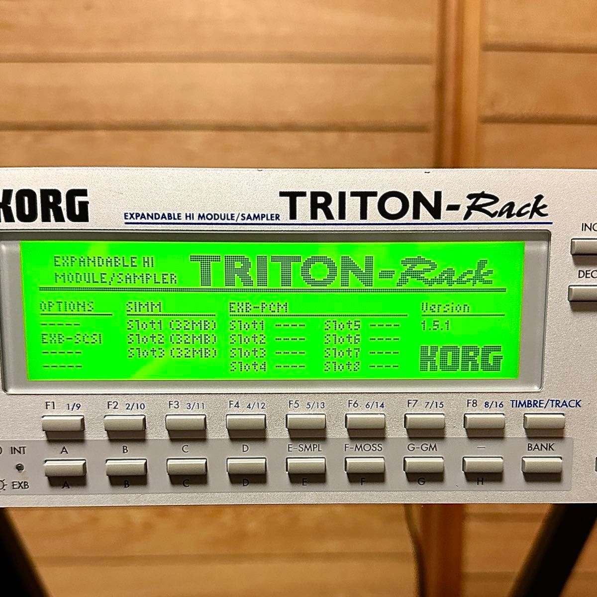 中古 KORG TRITON-RACK トライトンラック 音源モジュール 一切 中古 KORG TRITON-RACK トライトンラック 音源モジュール 一切