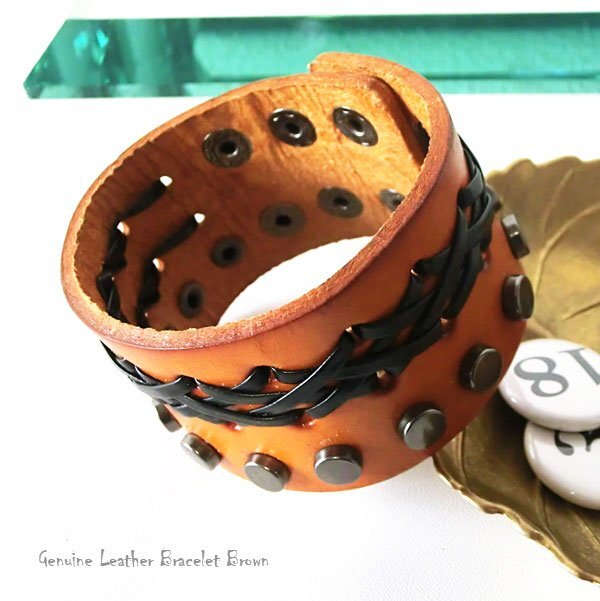 [ outlet ] leather bracele somewhat scratch equipped bangle stitch studs LB23