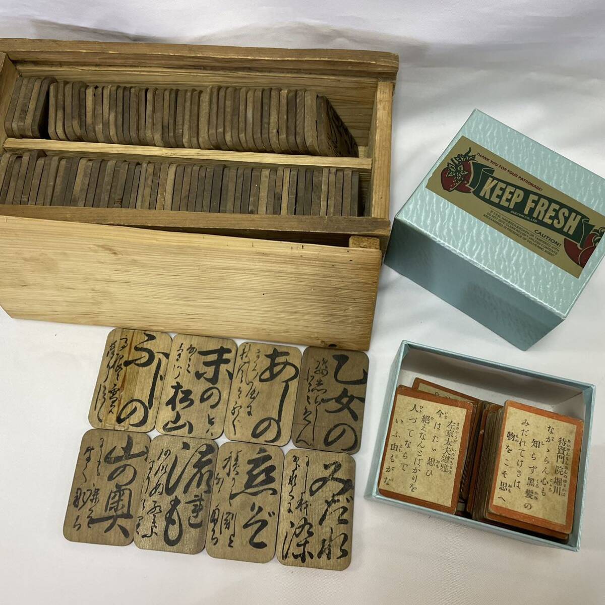 中古 送料込】小倉百人一首 取札(木札・木箱入り) 読札(紙 中古 送料込】小倉百人一首 取札(木札・木箱入り) 読札(紙