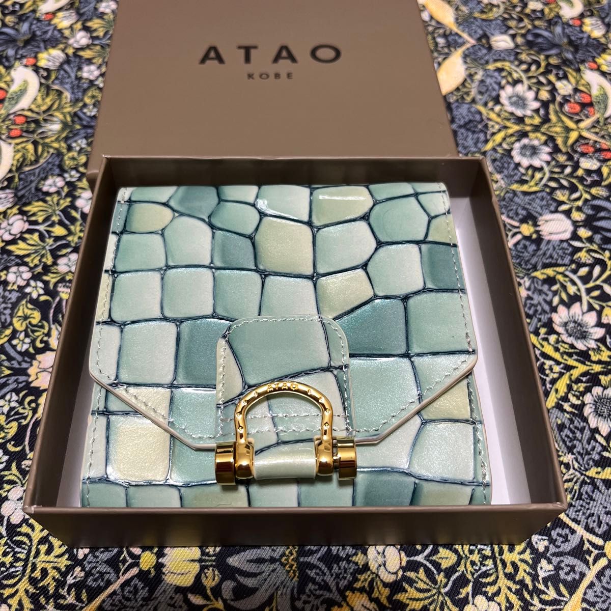 新品未使用品】アタオ ATAO 二つ折大容量財布 ロトロ 新作 新品未使用品】アタオ ATAO 二つ折大容量財布 ロトロ 新作