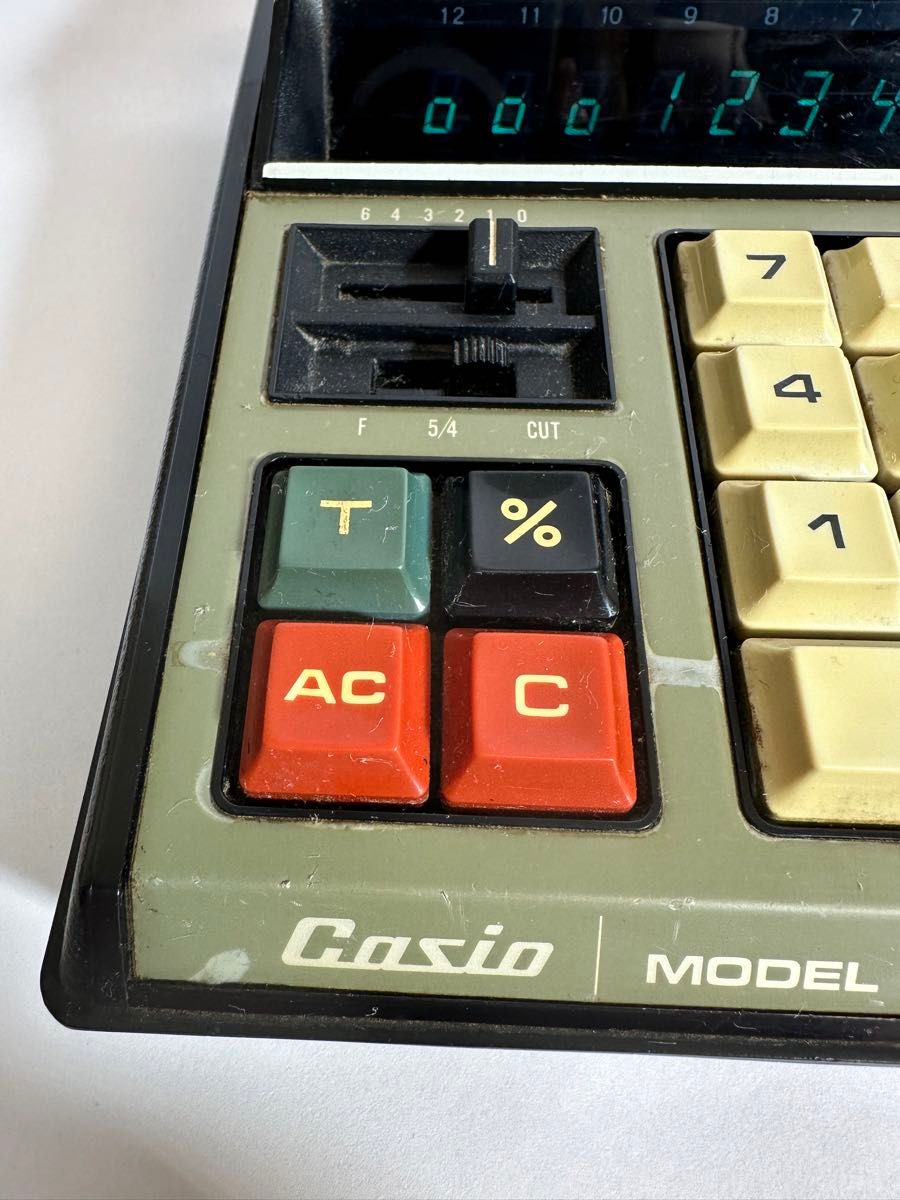 Casio カシオ 昭和 レトロ 電卓 MODEL 121-E アンティーク Casio カシオ 昭和 レトロ 電卓 MODEL 121-E アンティーク