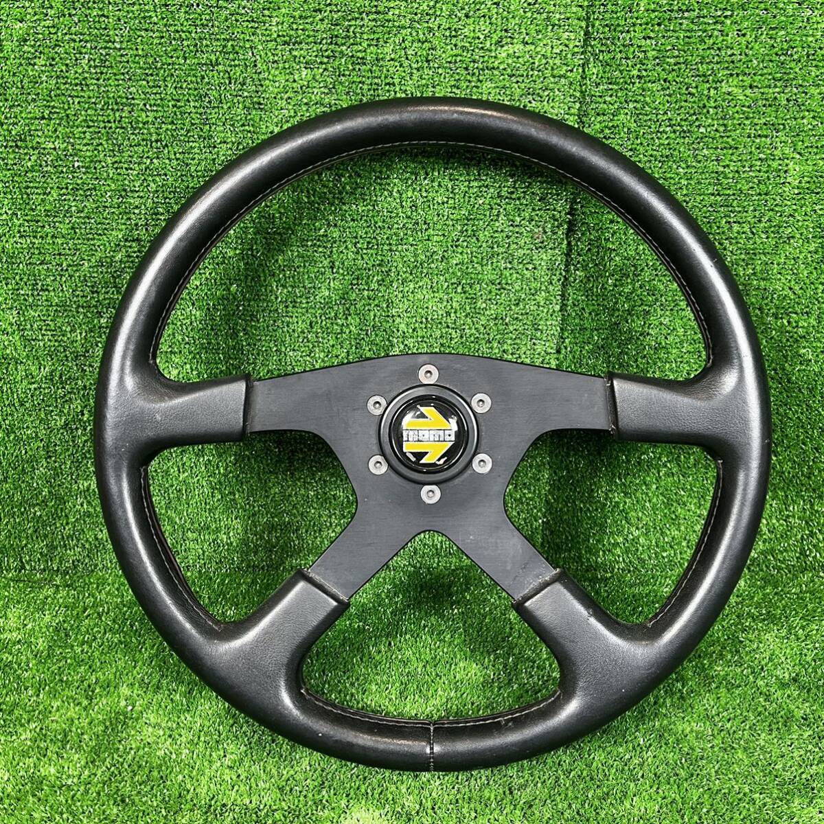 当時物 旧車部品 momo モモ ハンドル ステアリング 32π 小径 当時物 旧車部品 momo モモ ハンドル ステアリング 32π 小径