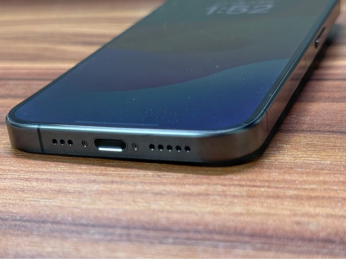 美品 iPhone 15 Pro 256GB SIMフリー アメリカ版 ブラック 美品 iPhone 15 Pro 256GB SIMフリー アメリカ版 ブラック