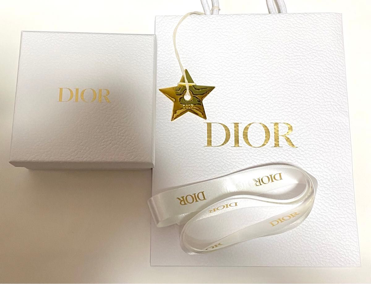 ディオール DIOR ネックレス CD ショッパー 箱 星型 チャーム ディオール DIOR ネックレス CD ショッパー 箱 星型 チャーム