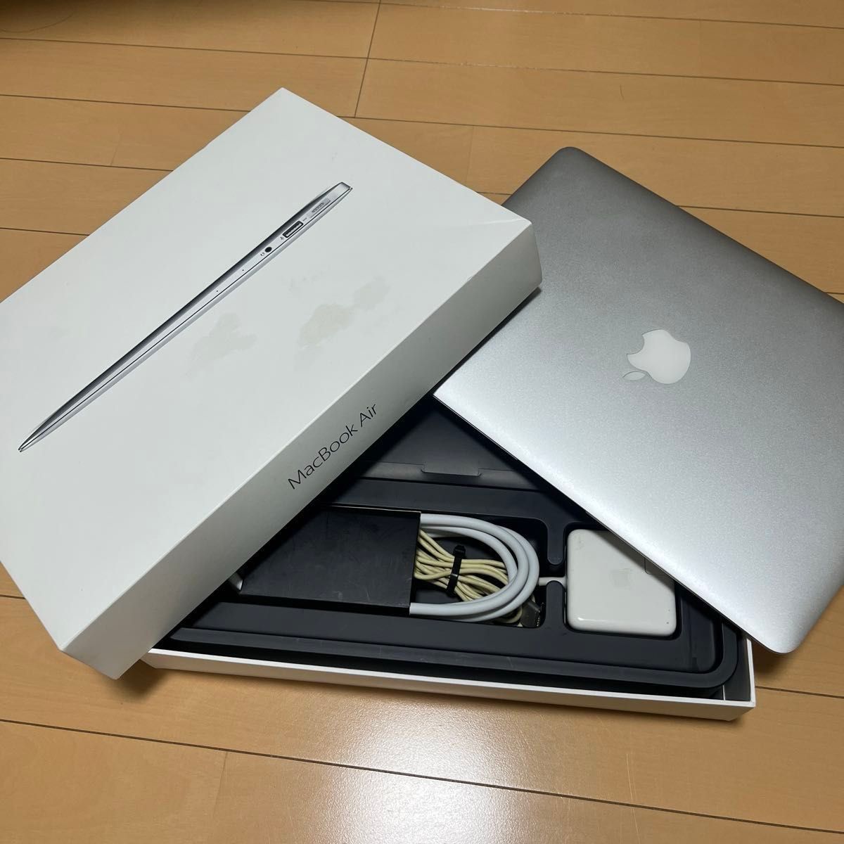 MacBook Air 13 3インチ 128GB【充放電回数64】|Yahoo!フリマ MacBook Air 13 3インチ 128GB【充放電回数64】|Yahoo!フリマ