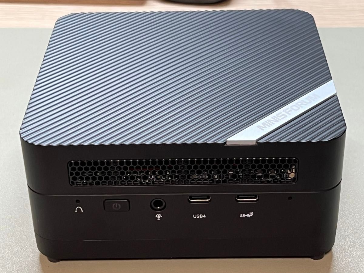 MINIS FORUM UM690S MiniPC AMD Ryzen 9 6900HX 3 3GHz MINIS FORUM UM690S MiniPC AMD Ryzen 9 6900HX 3 3GHz