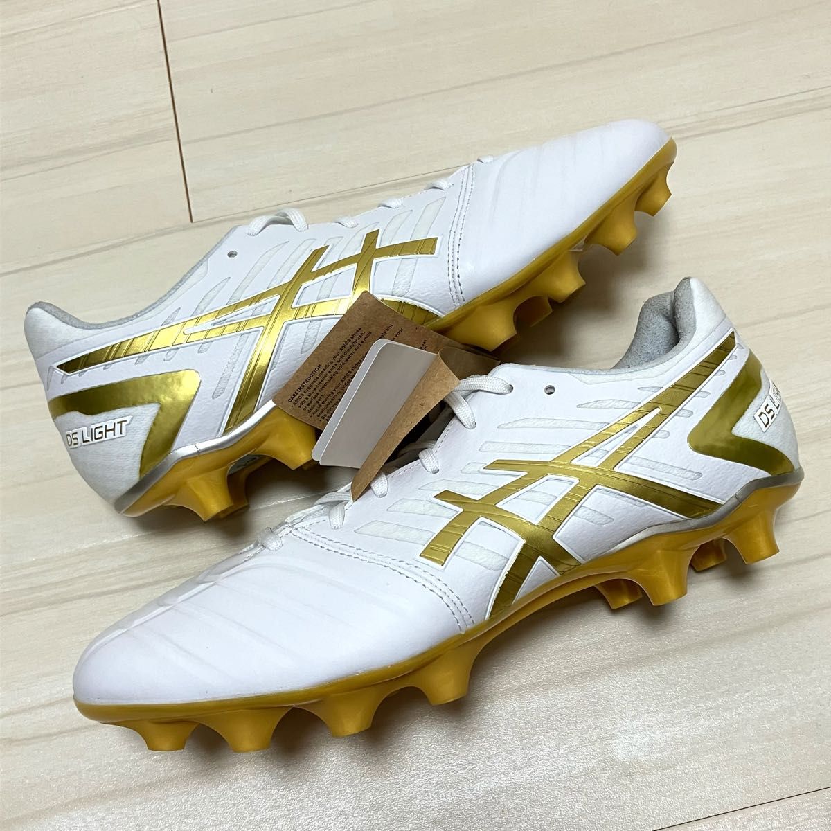 未使用 asics アシックス DSライト ワイド 26 0cm 白 金 未使用 asics アシックス DSライト ワイド 26 0cm 白 金