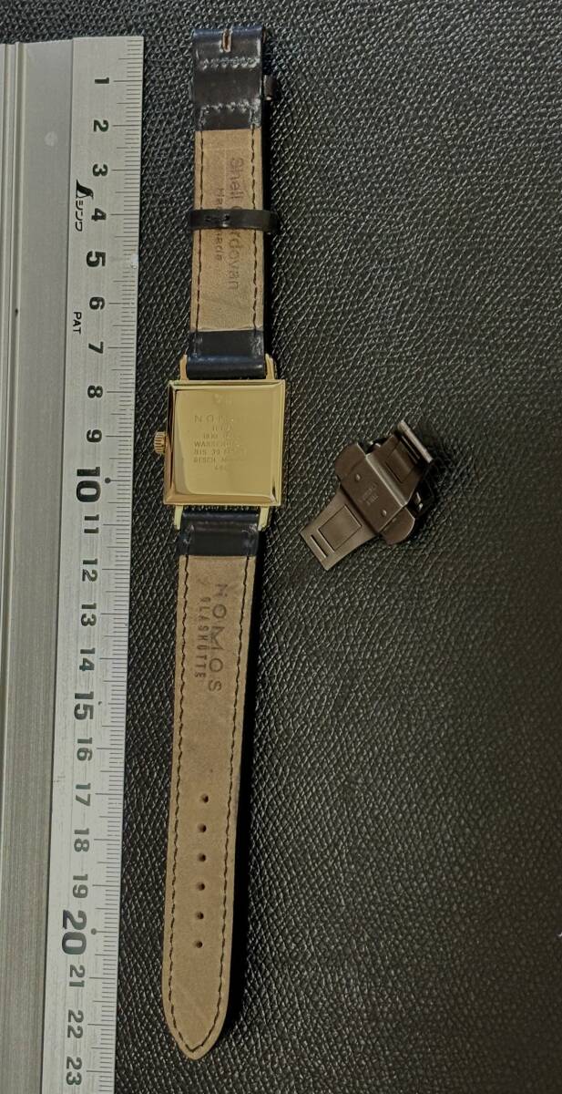 NOMOS 型番TT2A1W1 テトラ ゴールド18KG 金無垢 ノモス :: Yahoo NOMOS 型番TT2A1W1 テトラ ゴールド18KG 金無垢 ノモス :: Yahoo