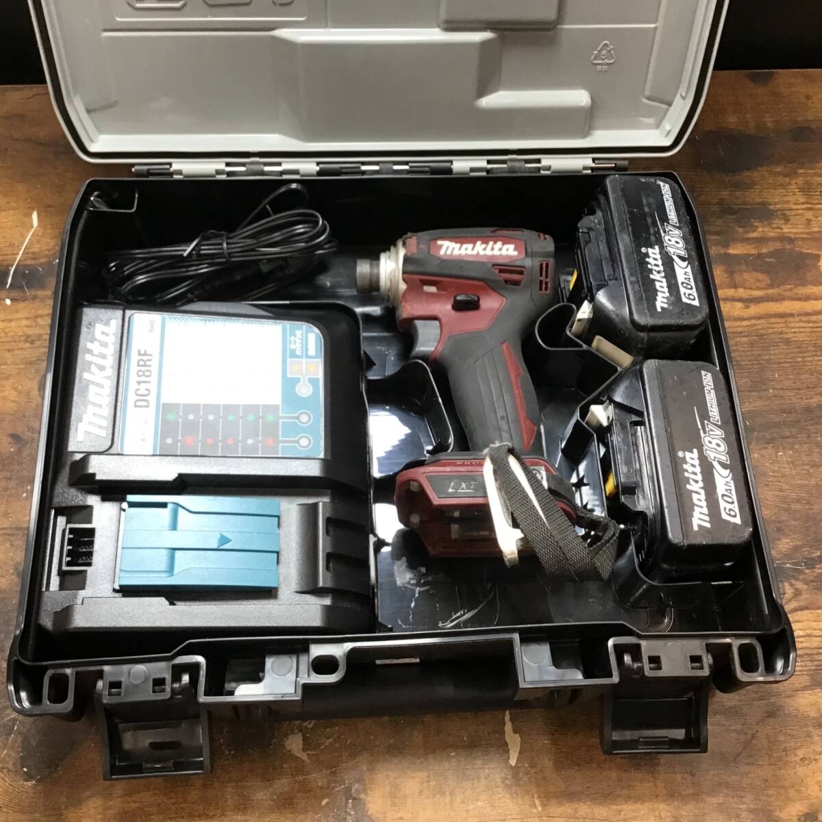 【中古品】★マキタ(makita) コードレスインパクトドライバー TD172DGXAR