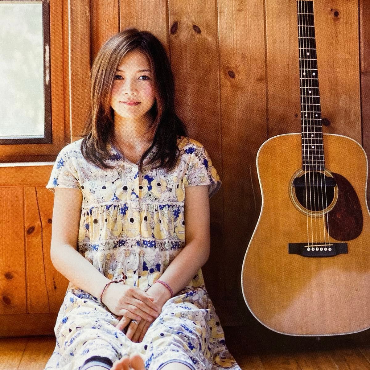 ＹＵＩ ＤＶＤ付初回生産限定盤/HOLIDAYS IN THE SUN 定価¥3,750- CD13曲+DVD6曲 セル版　　　⑧