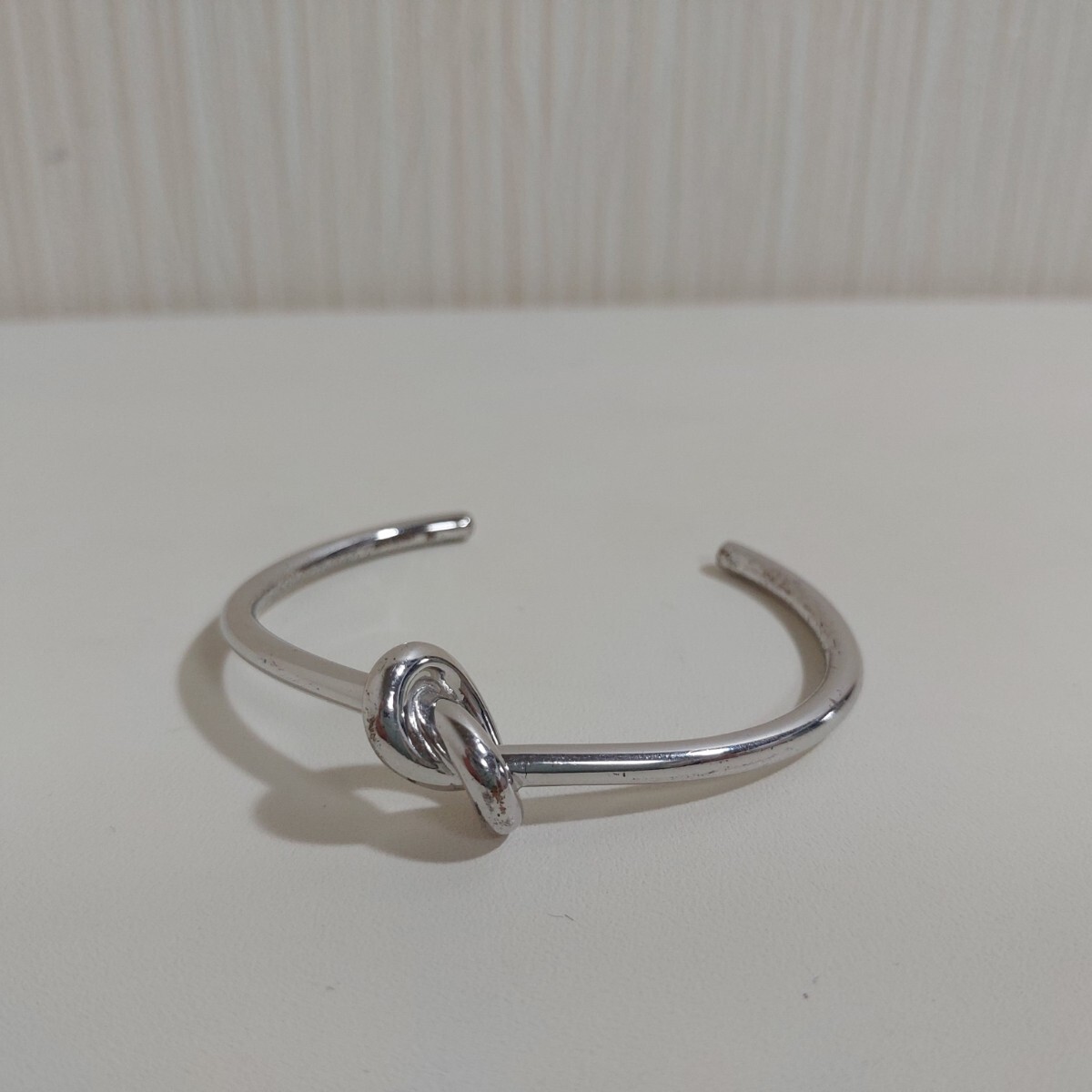 セリーヌ ノット エクストラシン バングル ブレスレット 腕輪 セリーヌ ノット エクストラシン バングル ブレスレット 腕輪