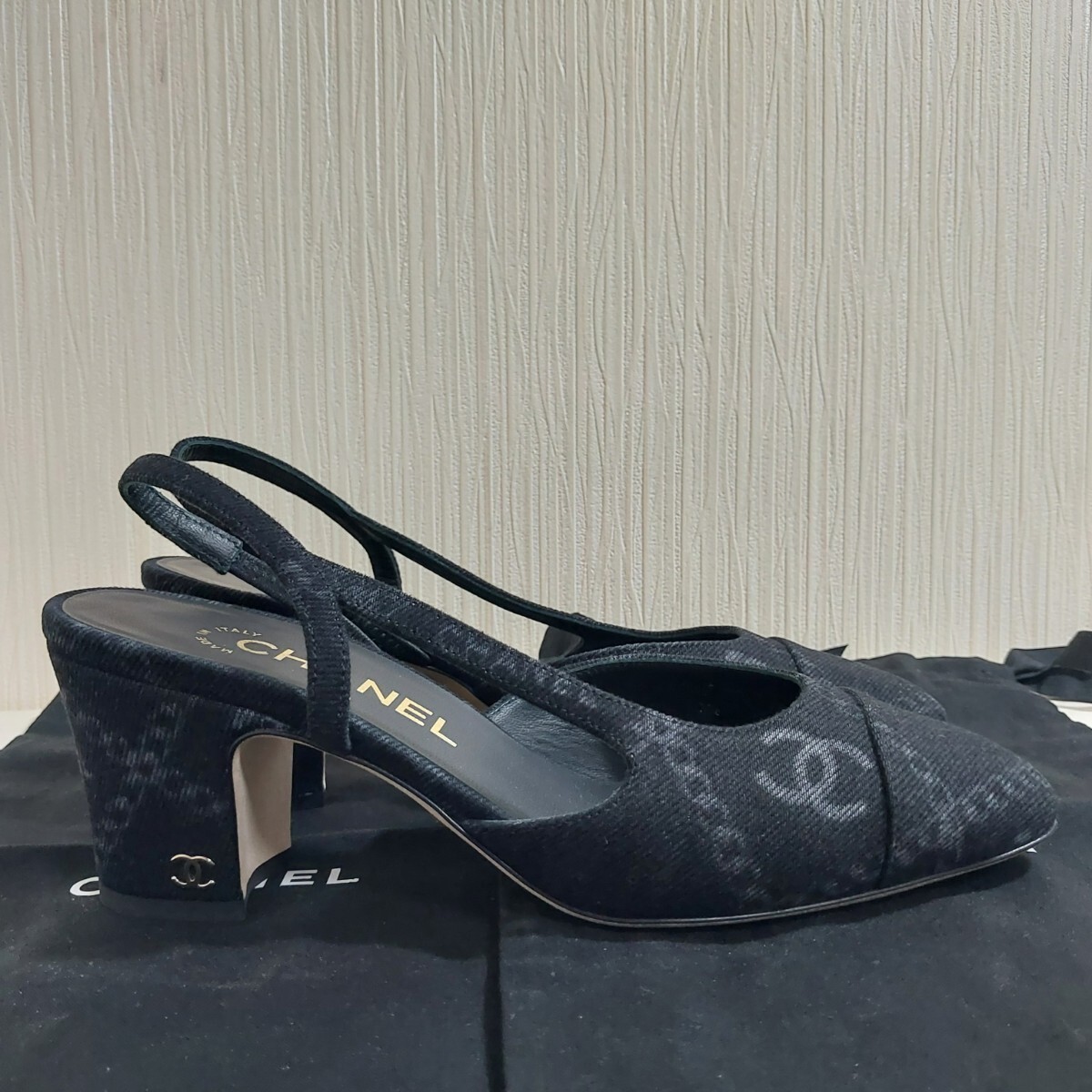 シャネル ココマーク スリングバック パンプス チャンキーヒール シャネル ココマーク スリングバック パンプス チャンキーヒール