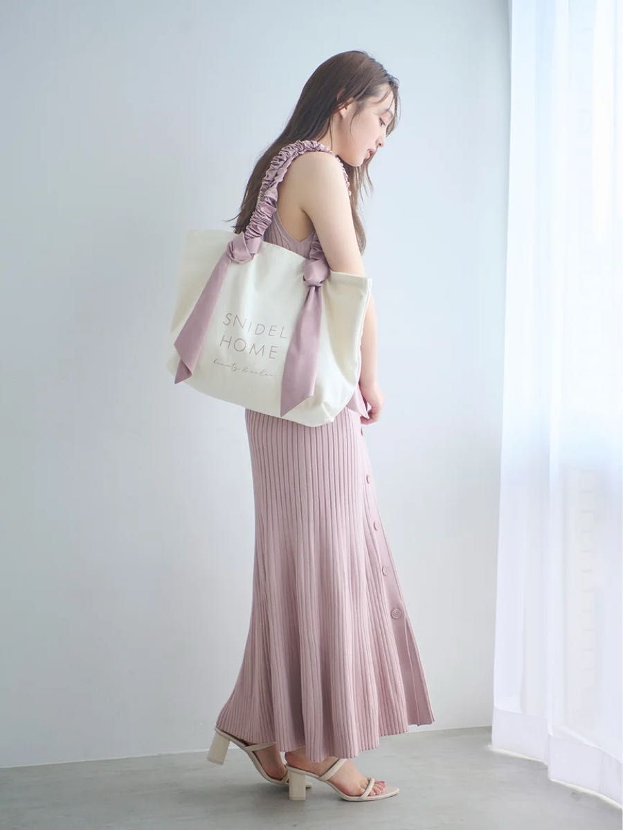 SNIDEL 新品未使用 ノースリフロントボタンニットワンピース今期 SNIDEL 新品未使用 ノースリフロントボタンニットワンピース今期