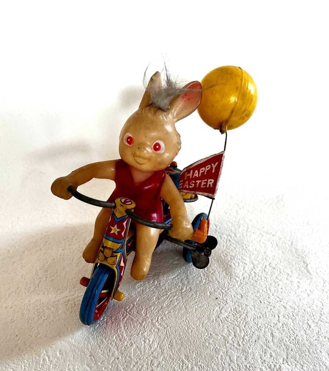 【雑貨・おもちゃ】三輪車にのるうさぎ ゼンマイで動く ベル付き HAPPY EASTER セルロイド ブリキ 昭和レトロ 骨董品 アンティーク