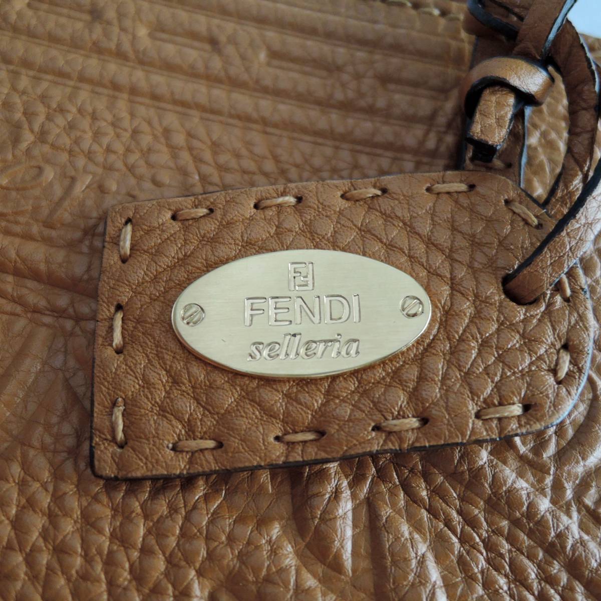 ■美品■定価18万円 ＦＥＮＤＩ直営店購入 フェンディ セレリアレザートートバッグ キャメル ユニセックス_画像4