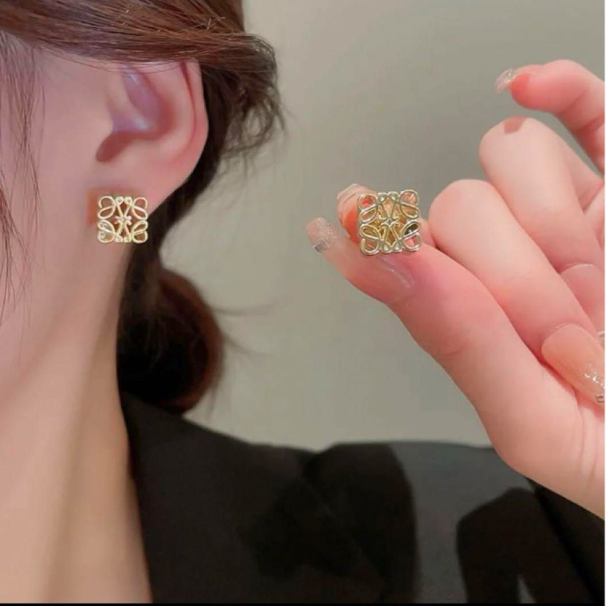ロエベアナグラム ピアス ゴールド 刻印 新品未使用 import ロエベアナグラム ピアス ゴールド 刻印 新品未使用 import