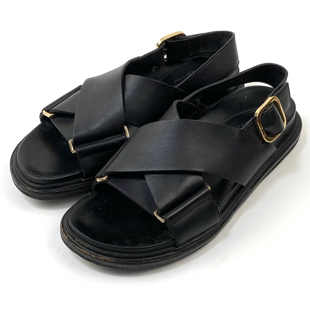 【関税送料無料】MARNI シンプルクロス ブラックサンダル MARNI / マルニ スムースカーフスキン フスベットサンダル
