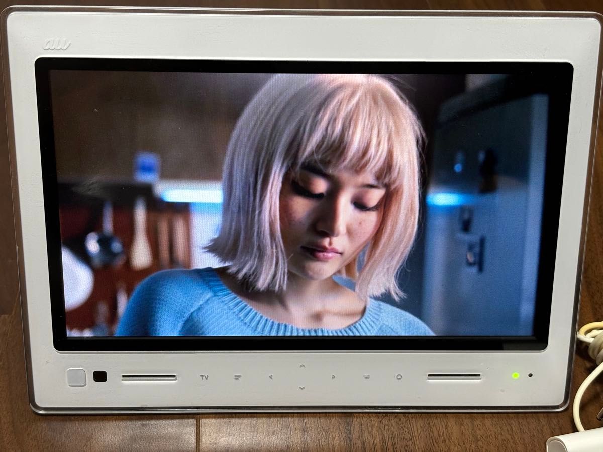 au photo-U TV ZTS11 中古品 ポータブルテレビ PHOTO-U フォト au photo-U TV ZTS11 中古品 ポータブルテレビ PHOTO-U フォト
