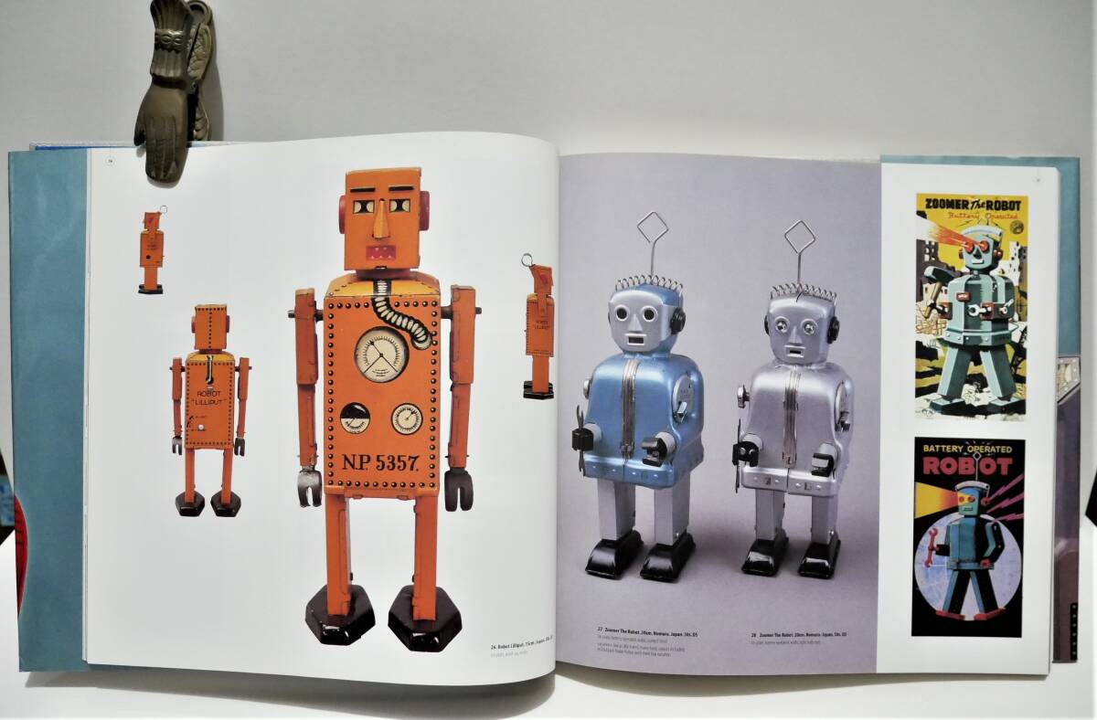 輝く高品質な 洋書・ ☆ コレクター・マニア必携Book future ☆ toys ロボット