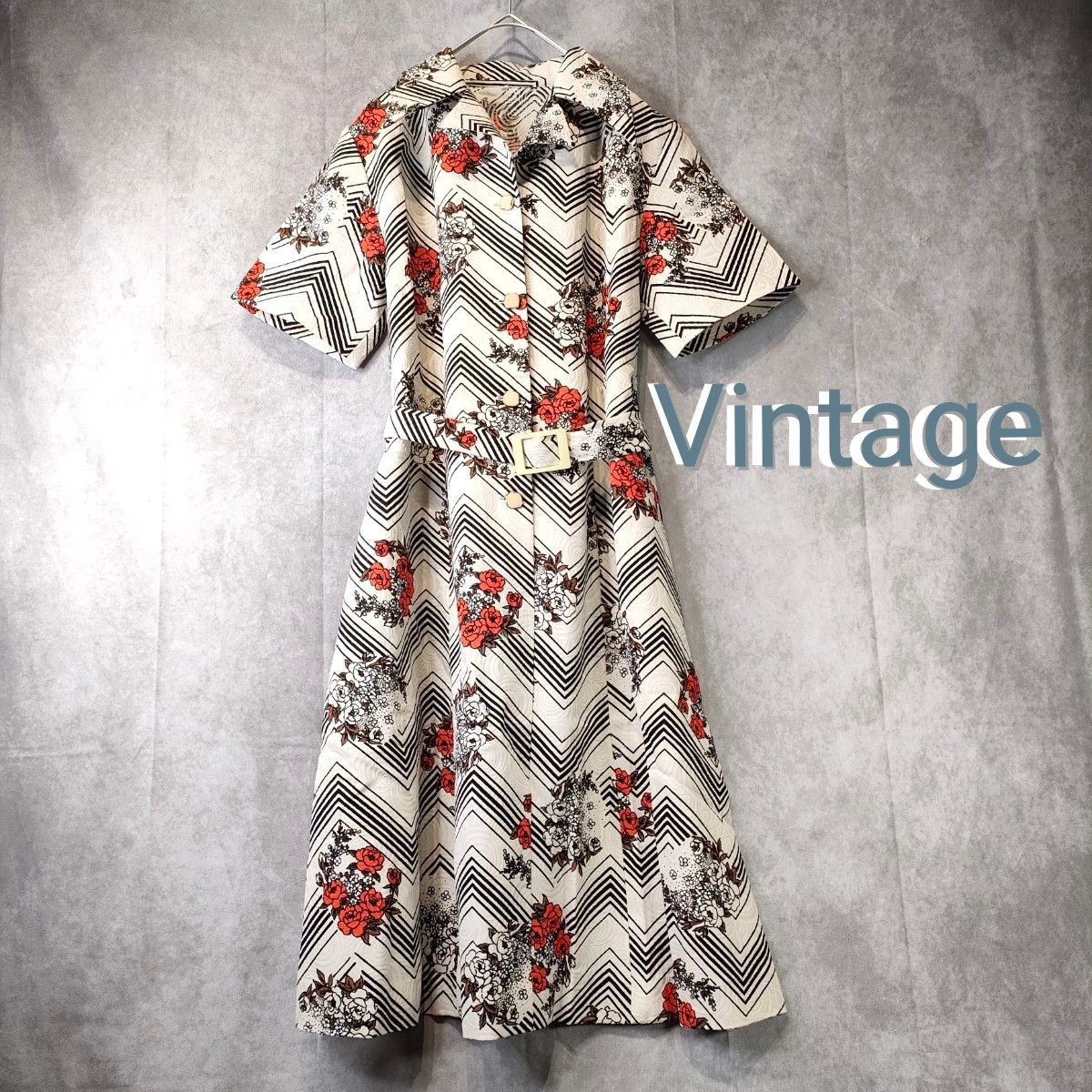 Vintage】70s レトロ 昭和 ワンピース 花柄 総柄 半袖 マルチ Vintage】70s レトロ 昭和 ワンピース 花柄 総柄 半袖 マルチ