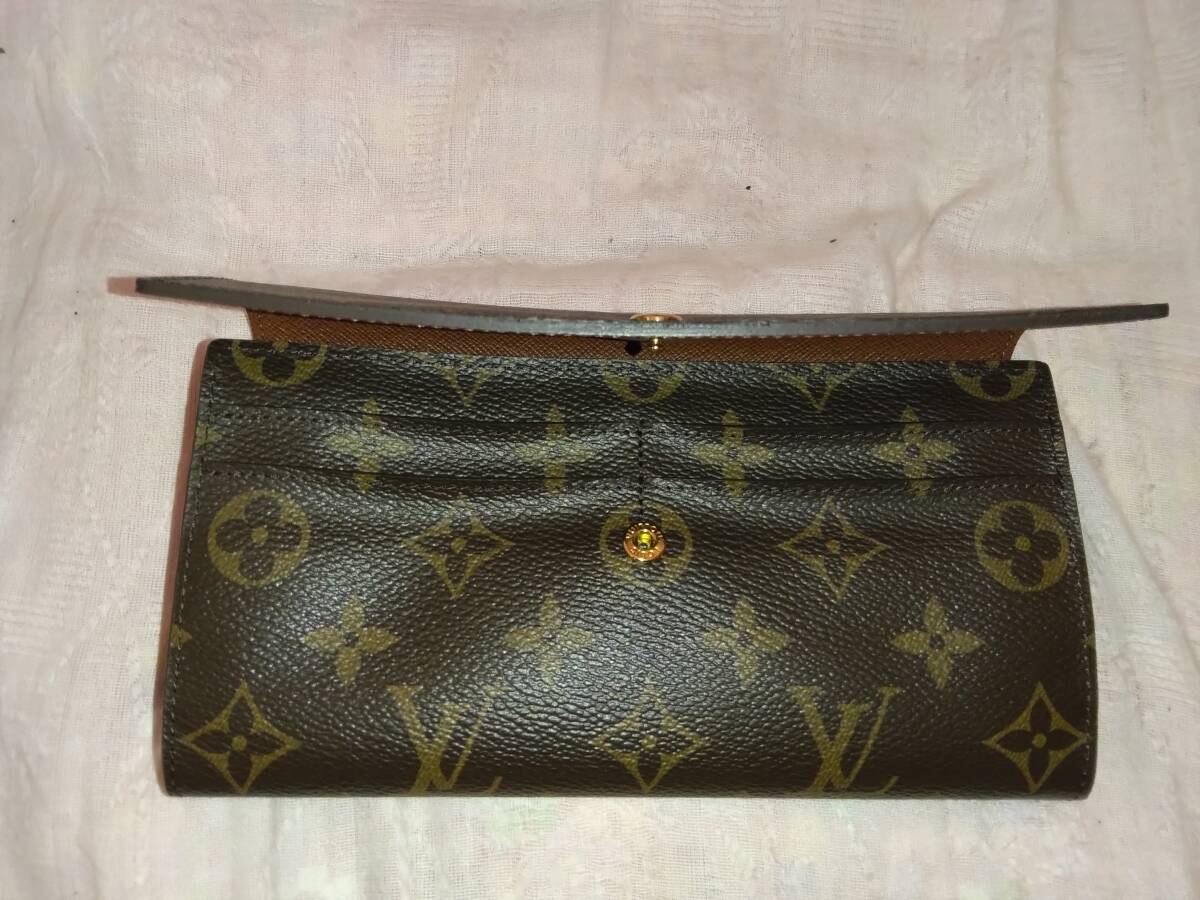 新品　正規品　LOUIS VUITTON　ルイヴィトンの長財布　箱付き　プレゼントにもぜひ