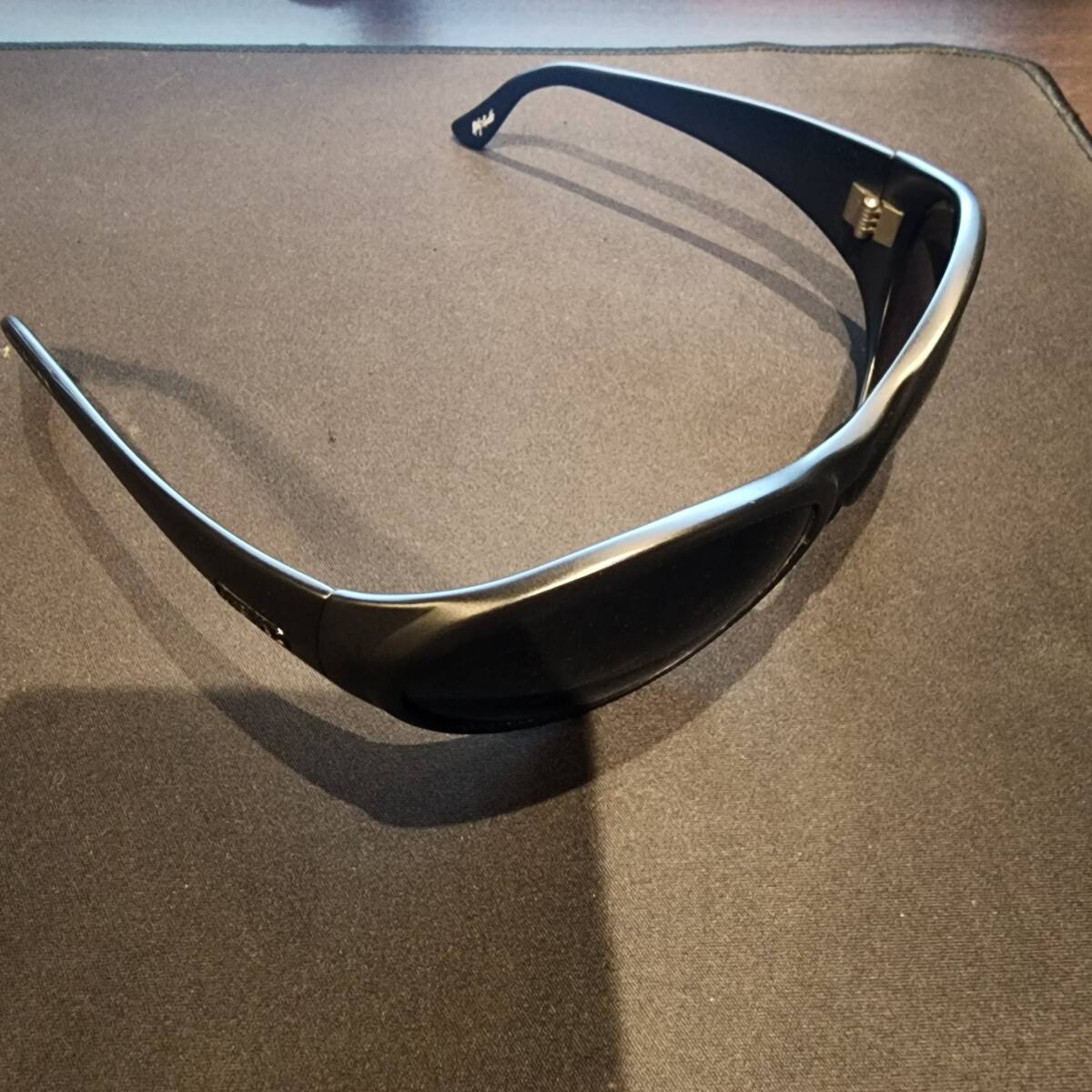 6300円 美品 アーネット HOTCAKES 黒 サングラス arnette 6300円 美品 アーネット HOTCAKES 黒 サングラス arnette