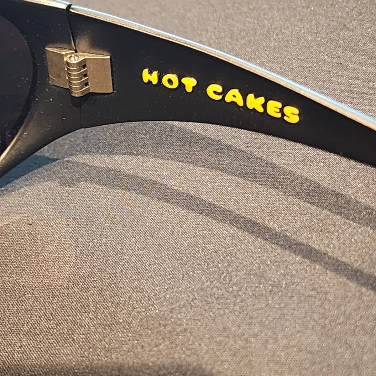 6300円 美品 アーネット HOTCAKES 黒 サングラス arnette 6300円 美品 アーネット HOTCAKES 黒 サングラス arnette