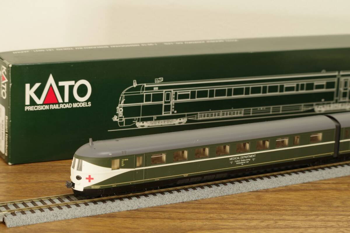 KATO ドイツ連接ディーゼルカー 救急車両塗装 Bauart Hamburg US KATO ドイツ連接ディーゼルカー 救急車両塗装 Bauart Hamburg US