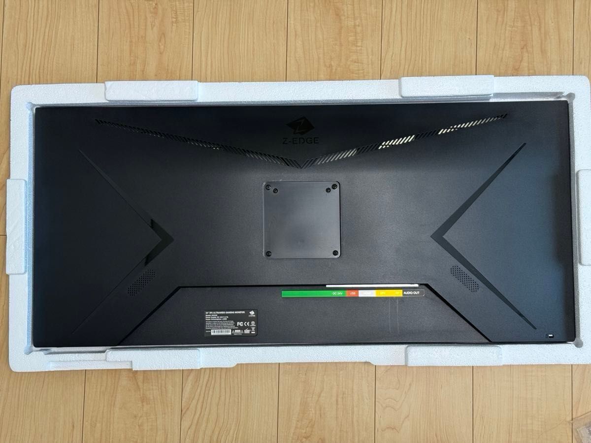 Z-EDGE UG34W 34インチ ウルトラワイドディスプレイ 3440x1440 Z-EDGE UG34W 34インチ ウルトラワイドディスプレイ 3440x1440