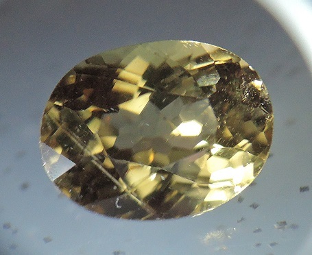 3【動画あり】　ゴールデン　シンハライト　3.18ct　ルース