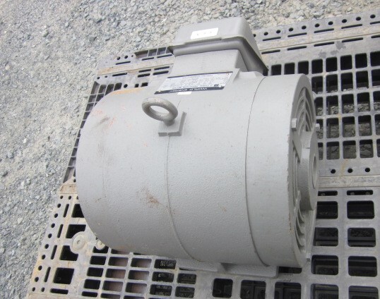 東芝 三相200V モーター 5.5kw 4P中古品 2 法人.会社 商店が対象 東芝 三相200V モーター 5.5kw 4P中古品 2 法人.会社 商店が対象