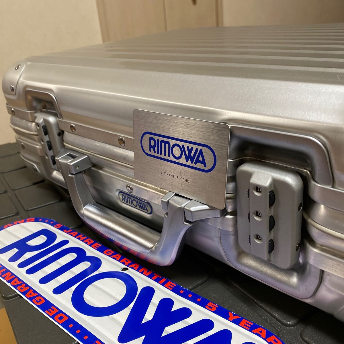 Yahoo!オークション - #D美品/程度良/廃盤/レア/希少【RIMOWA Yahoo!オークション - #D美品/程度良/廃盤/レア/希少【RIMOWA