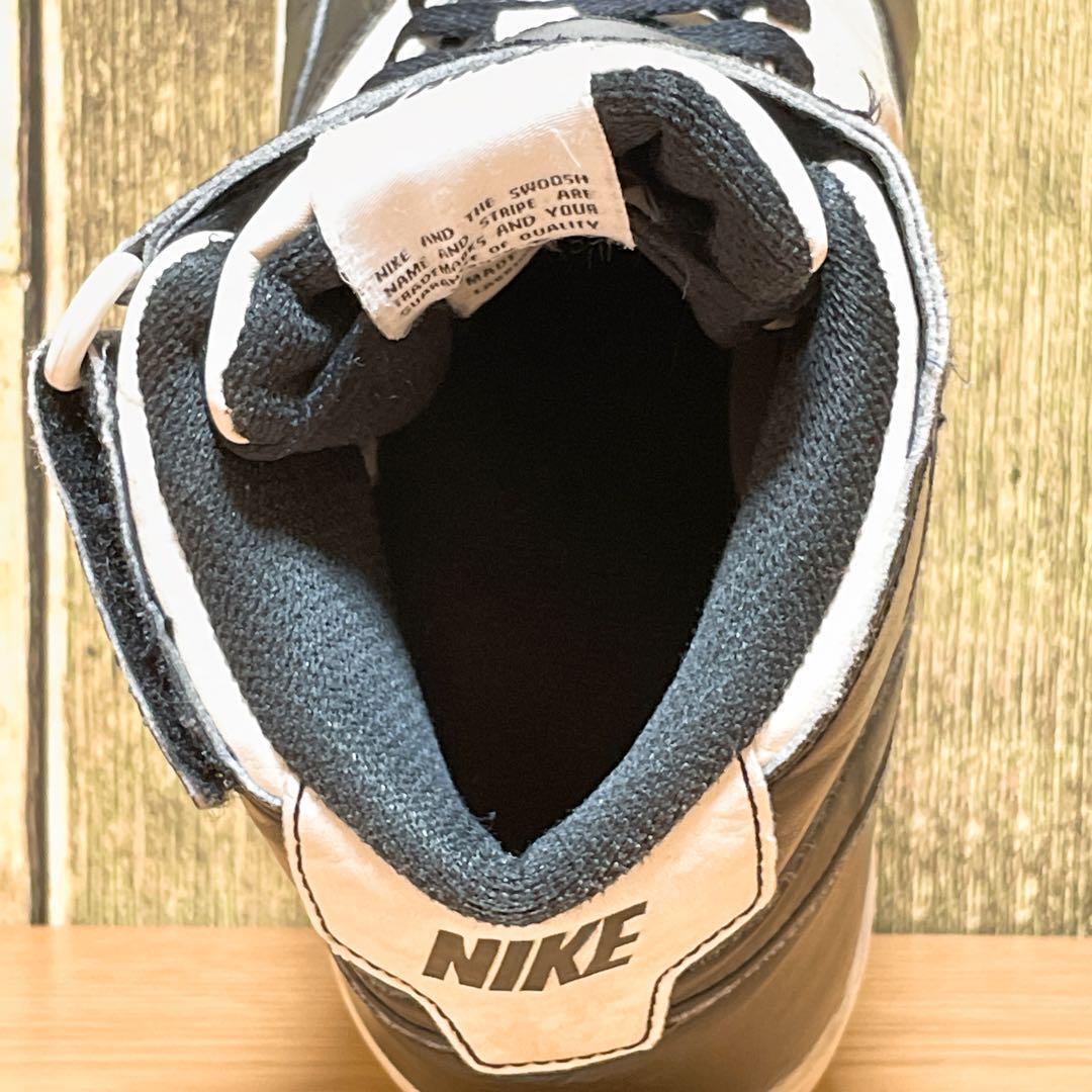 大人気モデル》NIKE 白 スニーカー 刺繍 エアフォース1 大人気モデル》NIKE 白 スニーカー 刺繍 エアフォース1