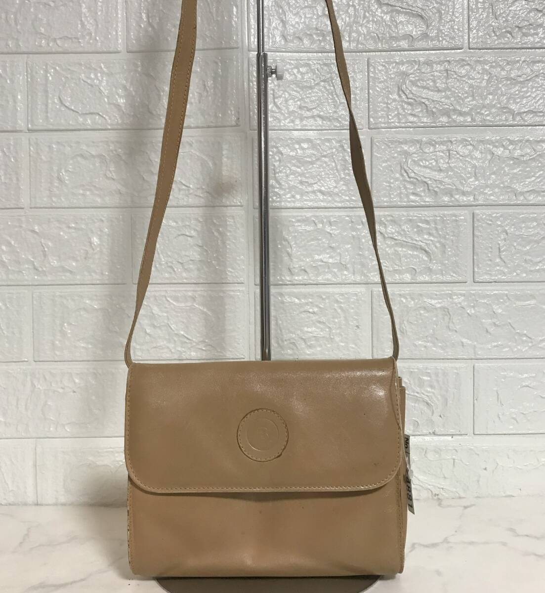 no24881 BALLY バリー イタリア製 本革 レザー 斜め掛けショルダー バッグ ポシェット ☆
