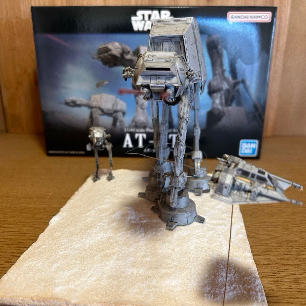 バンダイ スターウォーズ 1/144 AT-AT +ビークルモデル スノー バンダイ スターウォーズ 1/144 AT-AT +ビークルモデル スノー