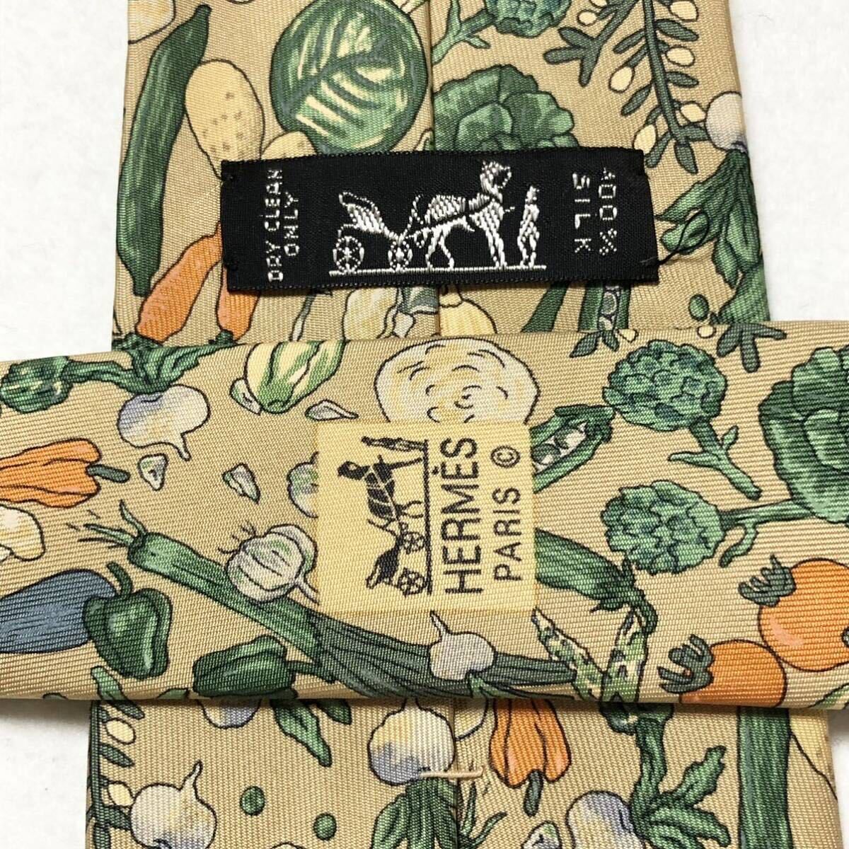 美品 希少デザイン HERMES エルメス ネクタイ スカーフ柄 野菜総 美品 希少デザイン HERMES エルメス ネクタイ スカーフ柄 野菜総