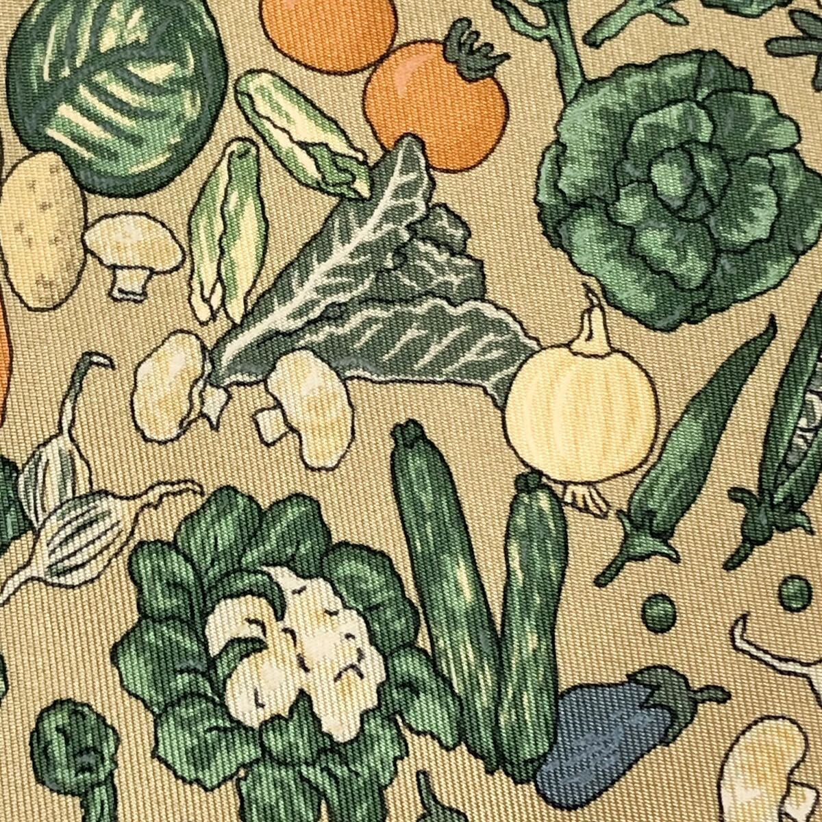 美品 希少デザイン HERMES エルメス ネクタイ スカーフ柄 野菜総 美品 希少デザイン HERMES エルメス ネクタイ スカーフ柄 野菜総