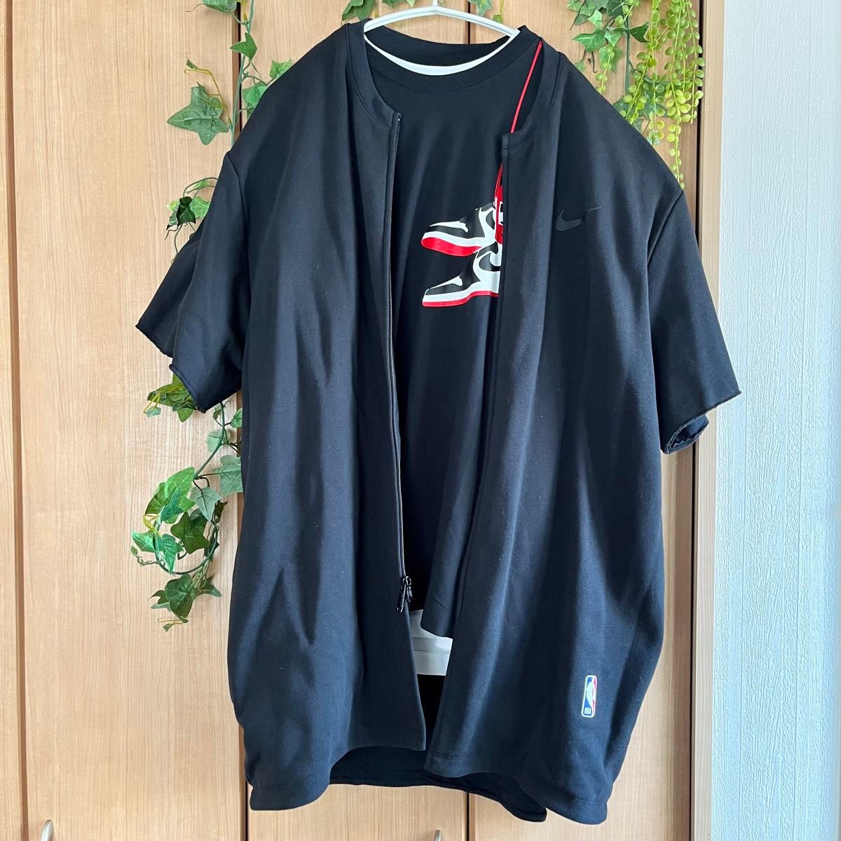 NIKE JORDAN AJ1 肩掛けシューズ Tシャツ ブラック|Yahoo NIKE JORDAN AJ1 肩掛けシューズ Tシャツ ブラック|Yahoo