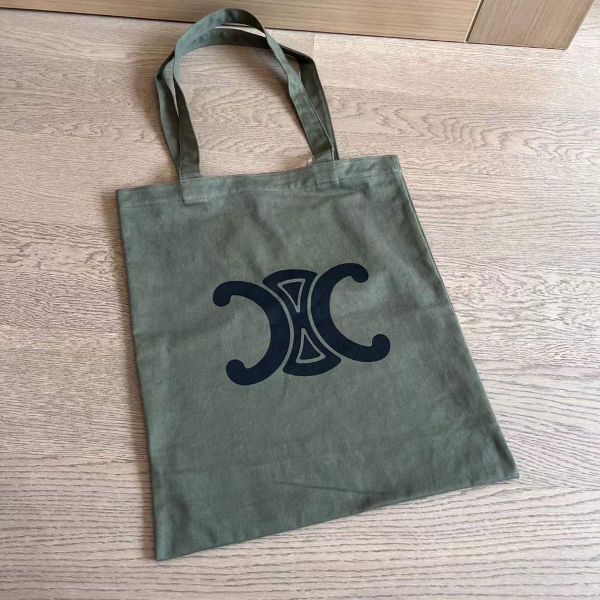 Celine セリーヌ トリオンフ トートバッグ エコバッグ Celine セリーヌ トリオンフ トートバッグ エコバッグ