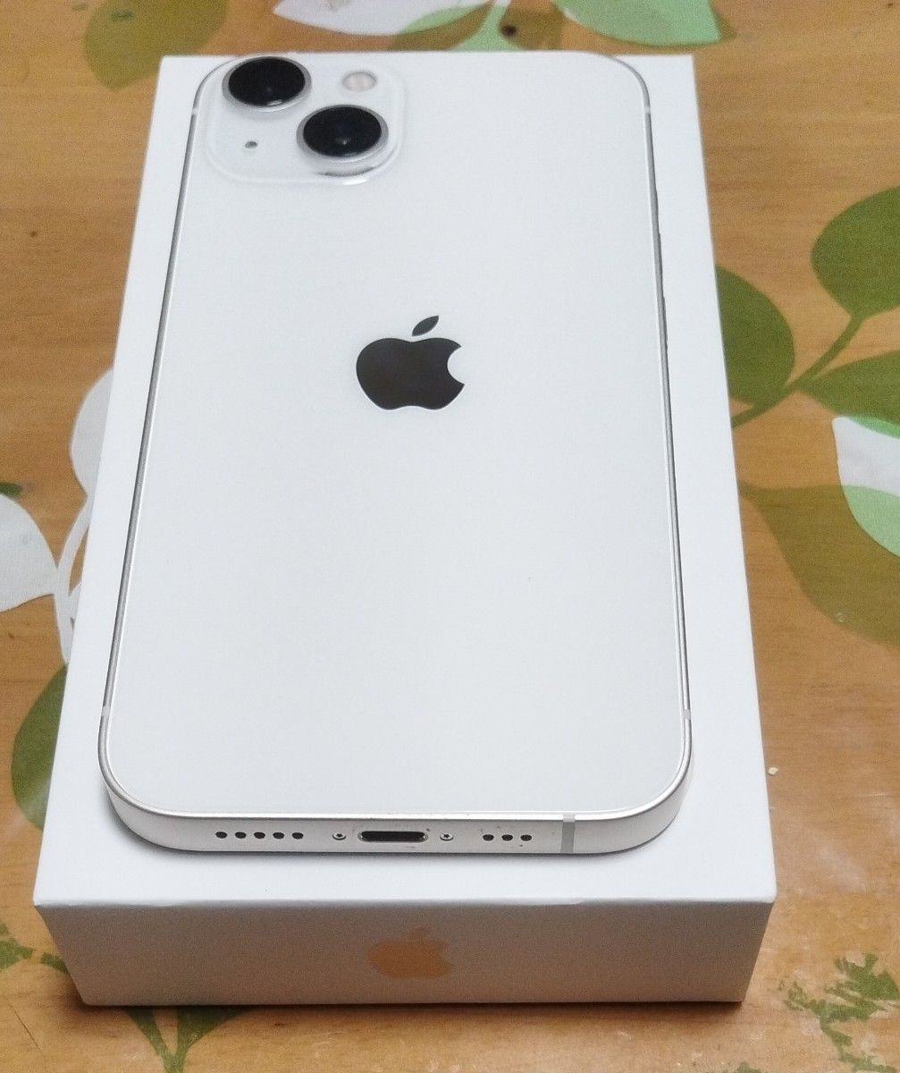 交換後ほぼ未使用 極美品 iPhone13 SIMフリー 128GB ホワイト 交換後ほぼ未使用 極美品 iPhone13 SIMフリー 128GB ホワイト