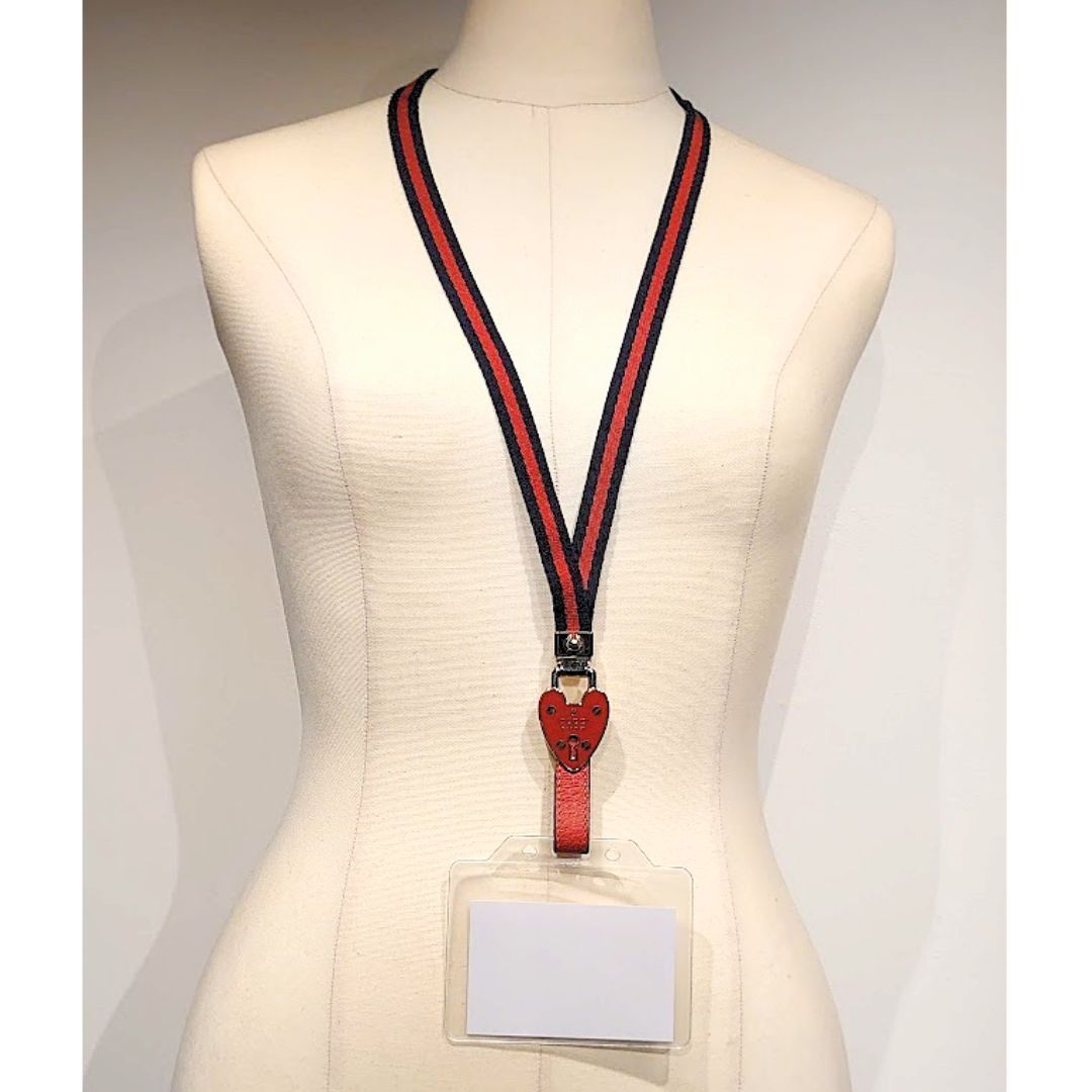 鑑定済】GUCCI グッチ ネックストラップ ネックホルダー ハート 鑑定済】GUCCI グッチ ネックストラップ ネックホルダー ハート