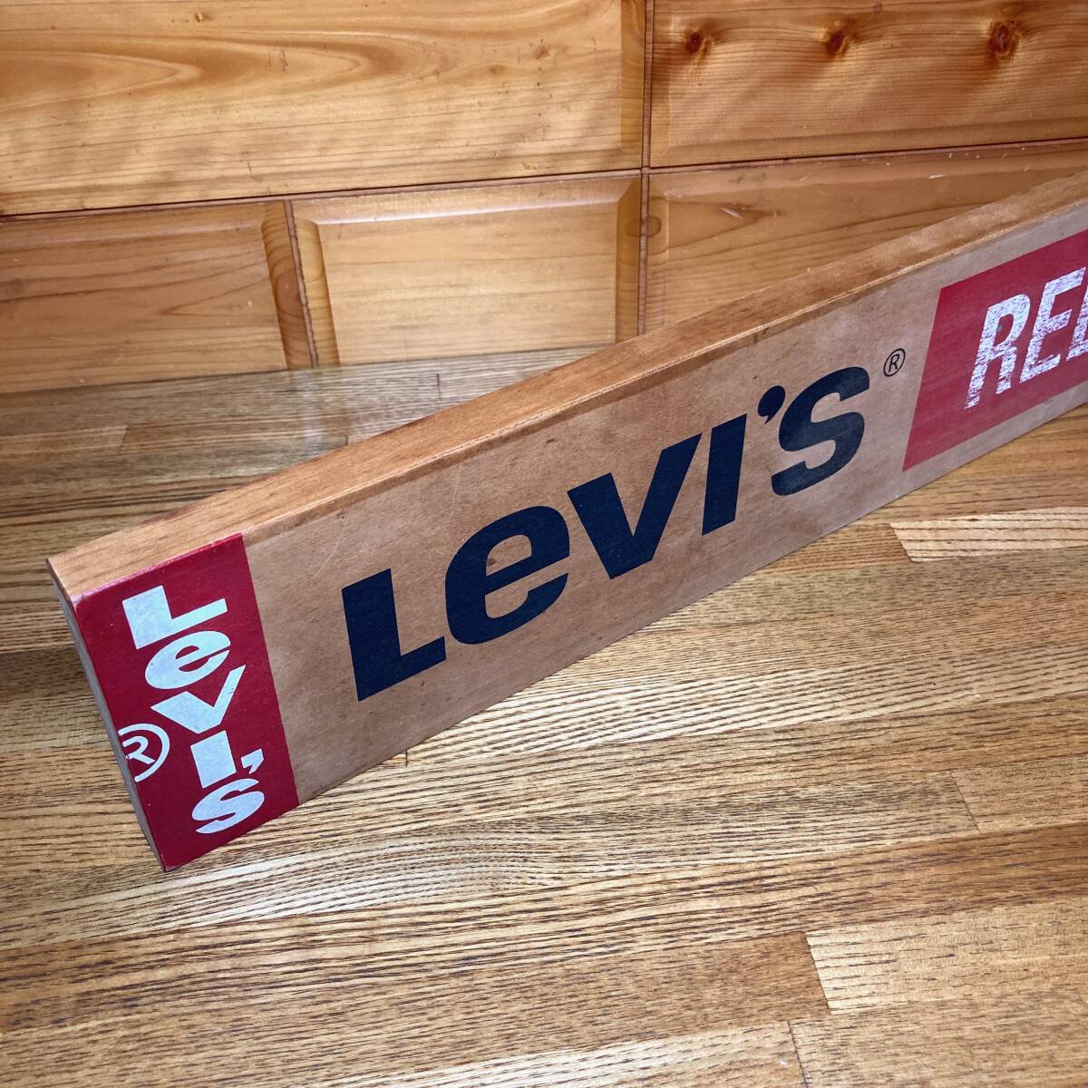 即決 送料無料 リーバイス RED TAB 木製 両面看板 非売品 店舗用 即決 送料無料 リーバイス RED TAB 木製 両面看板 非売品 店舗用