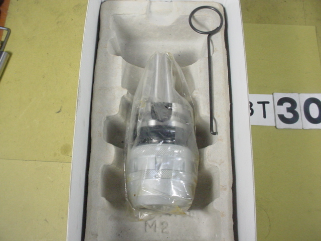 BT30-C20-75 日研 ミーリングチャック 新古品 コレット20Φ用 BT30-C20-75 日研 ミーリングチャック 新古品 コレット20Φ用