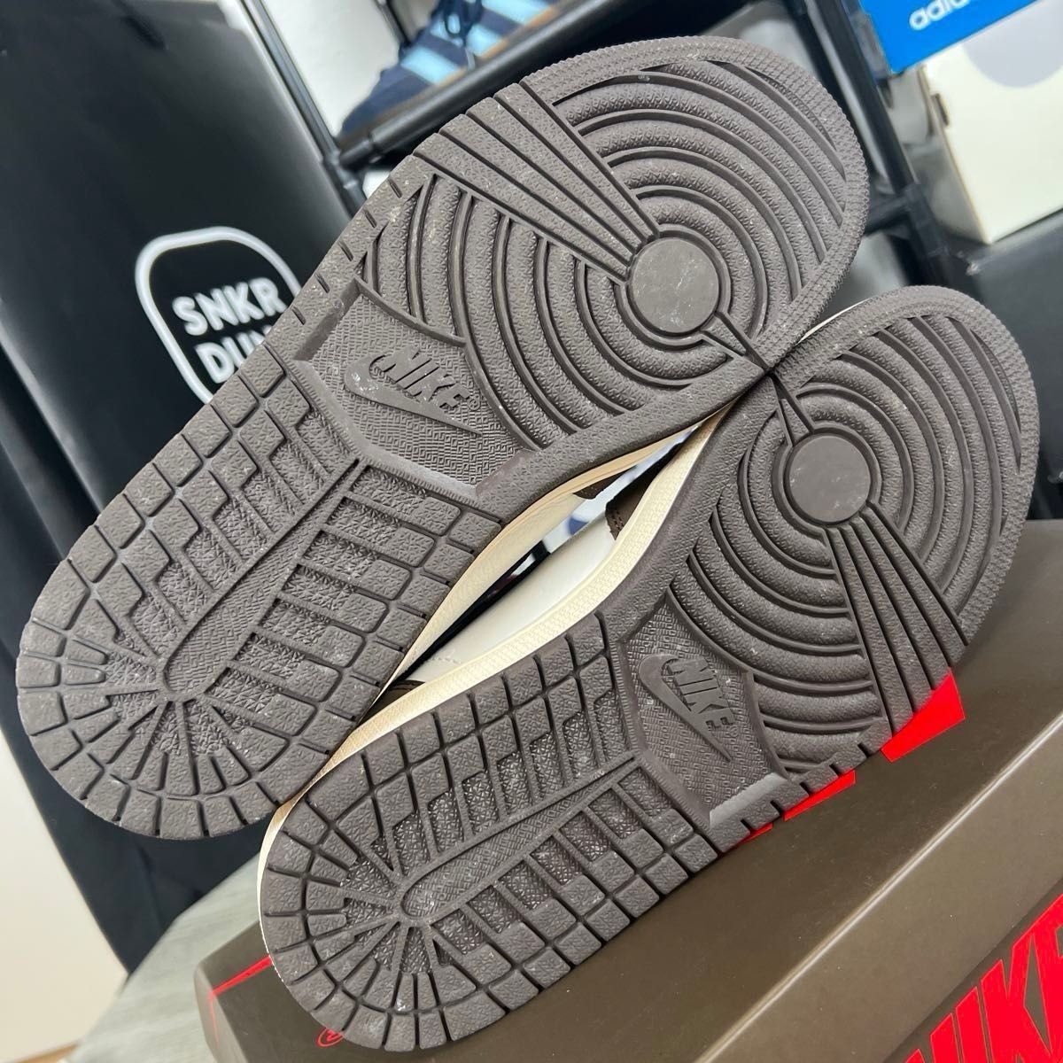 AJ1トラヴィススコットダークモカ|Yahoo!フリマ(旧PayPayフリマ) AJ1トラヴィススコットダークモカ|Yahoo!フリマ(旧PayPayフリマ)